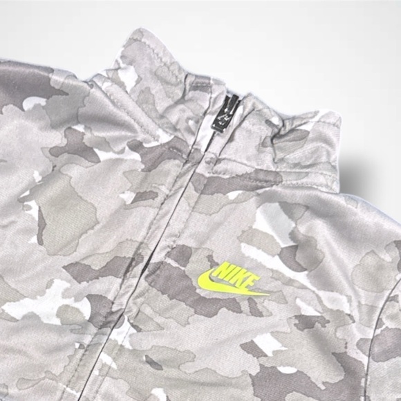 Nike Gray Camo Zip Up Jacket - Picture 2 of 5